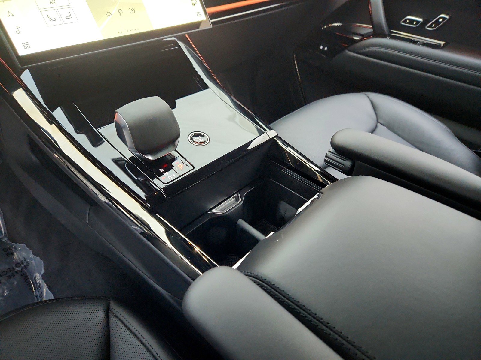 Used 2025 Land Rover Range Rover Sport Dynamic SE image 19