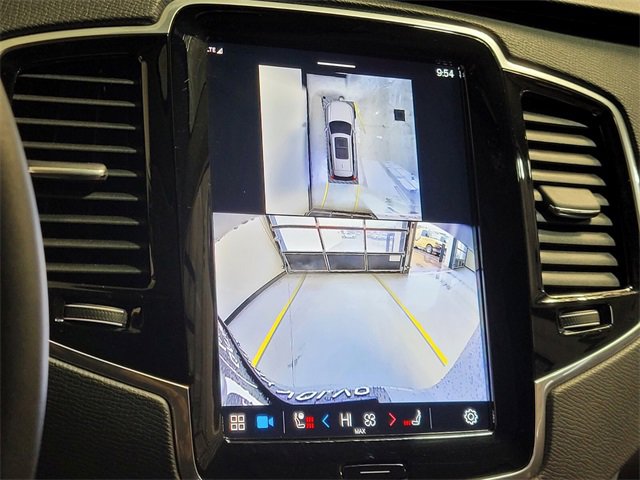 Certified 2025 Volvo XC90 B6 Plus image 29