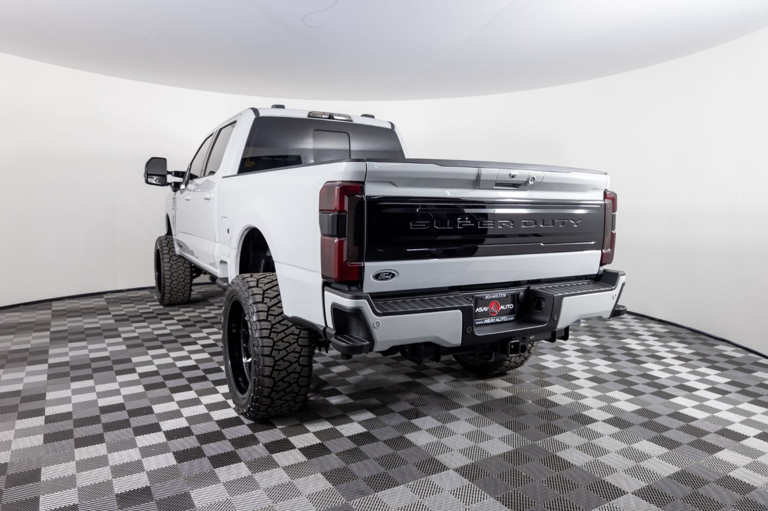 Used 2026 Ford F350 Platinum AWD/4WD image 5