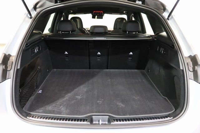 Used 2025 Mercedes-Benz GLC 43 AMG 4MATIC w/ Driver Assistance Package image 32