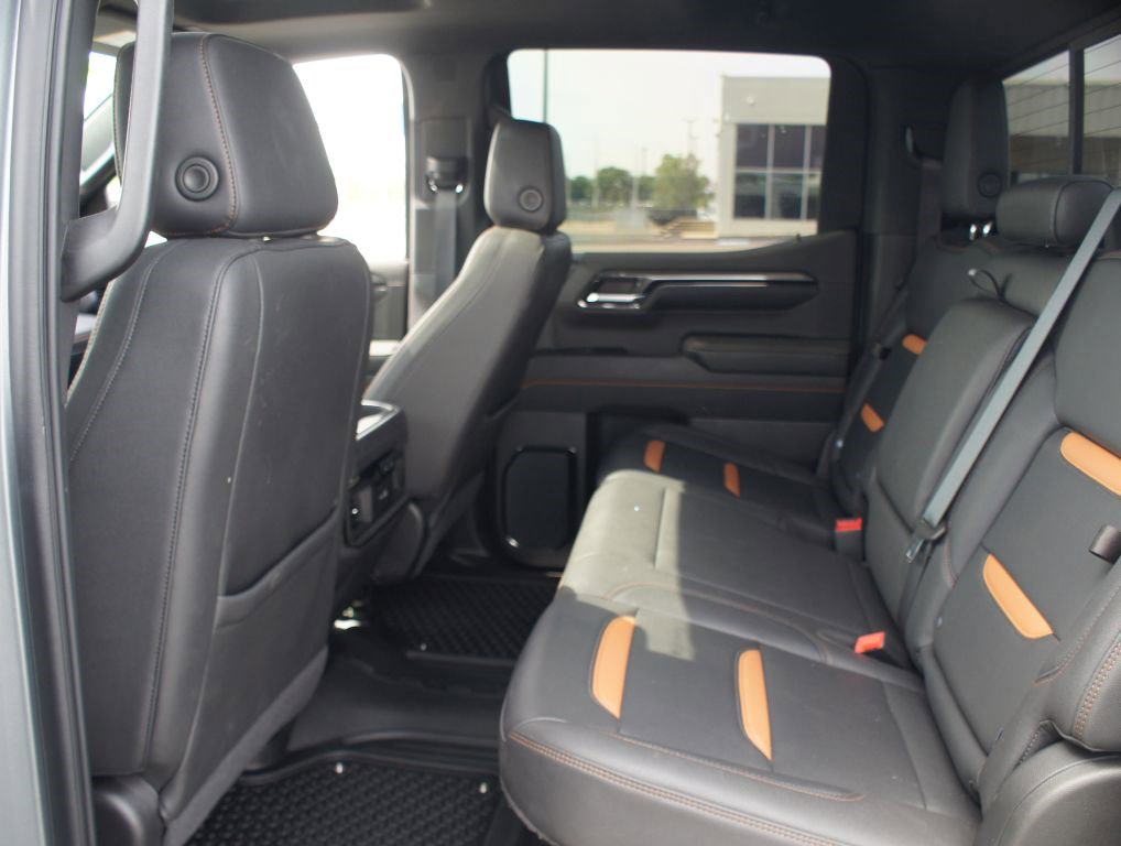 Used 2024 GMC Sierra 1500 AT4 w/ Technology Package image 15
