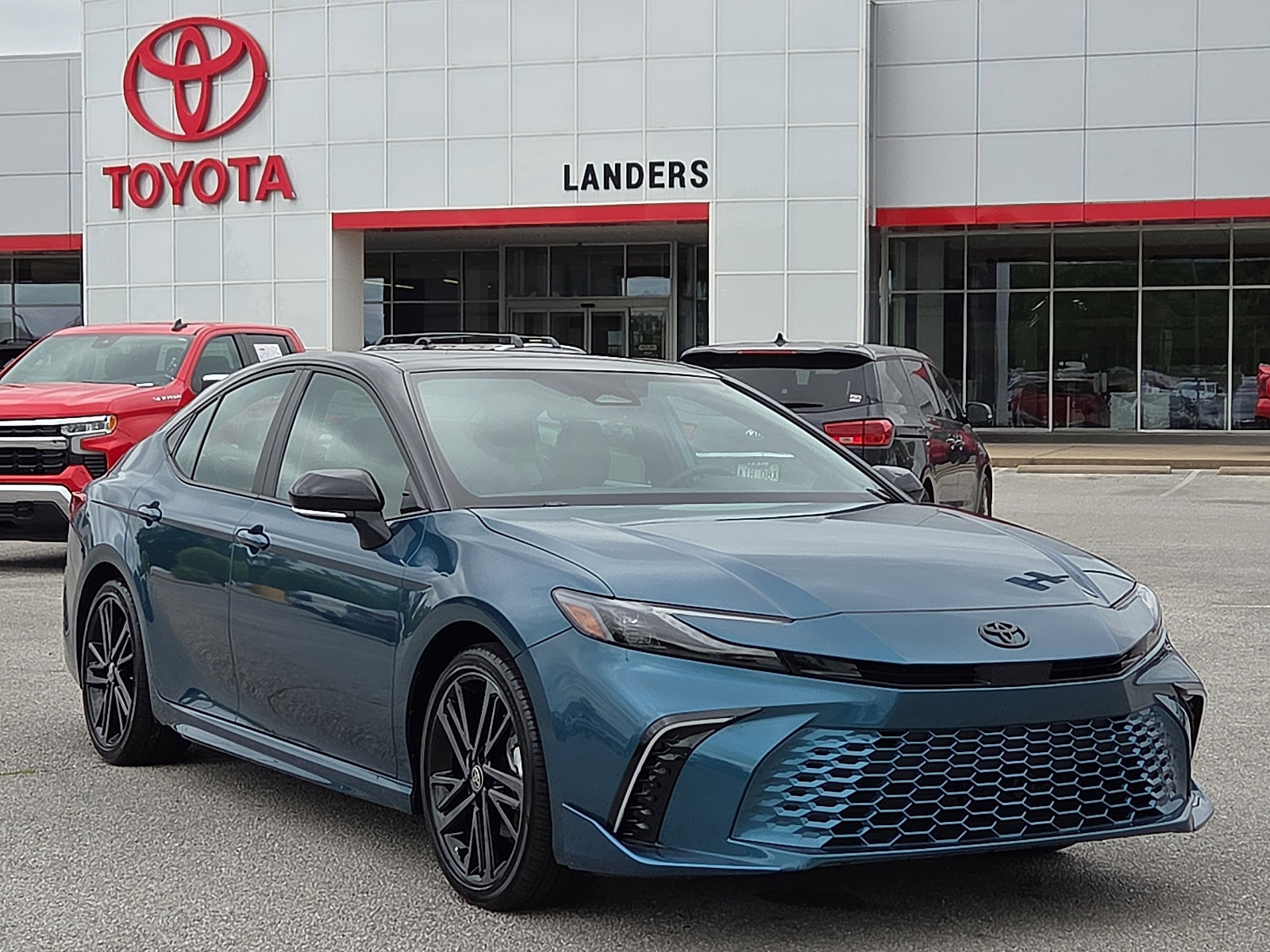 Used 2025 Toyota Camry XSE image 1