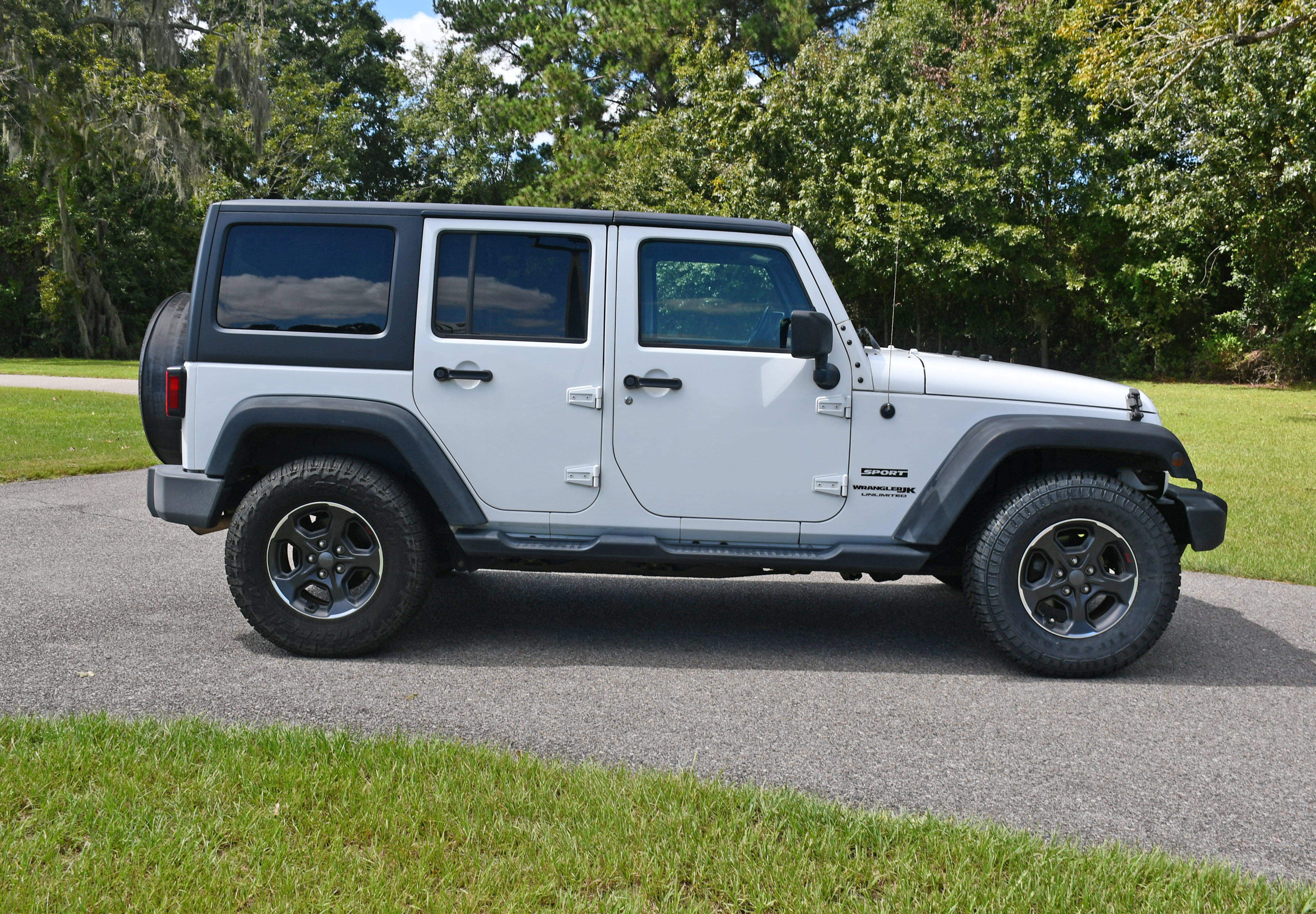 Used 2018 Jeep Wrangler Unlimited Sport S AWD/4WD image 5