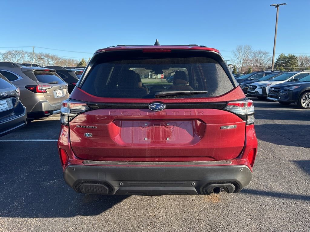 Used 2025 Subaru Forester Touring w/ Touring Package image 4
