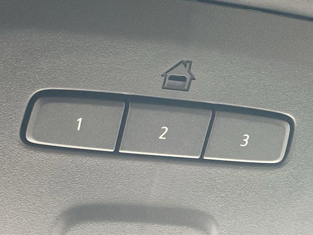 Used 2021 Chevrolet Tahoe Premier w/ Premium Package image 39