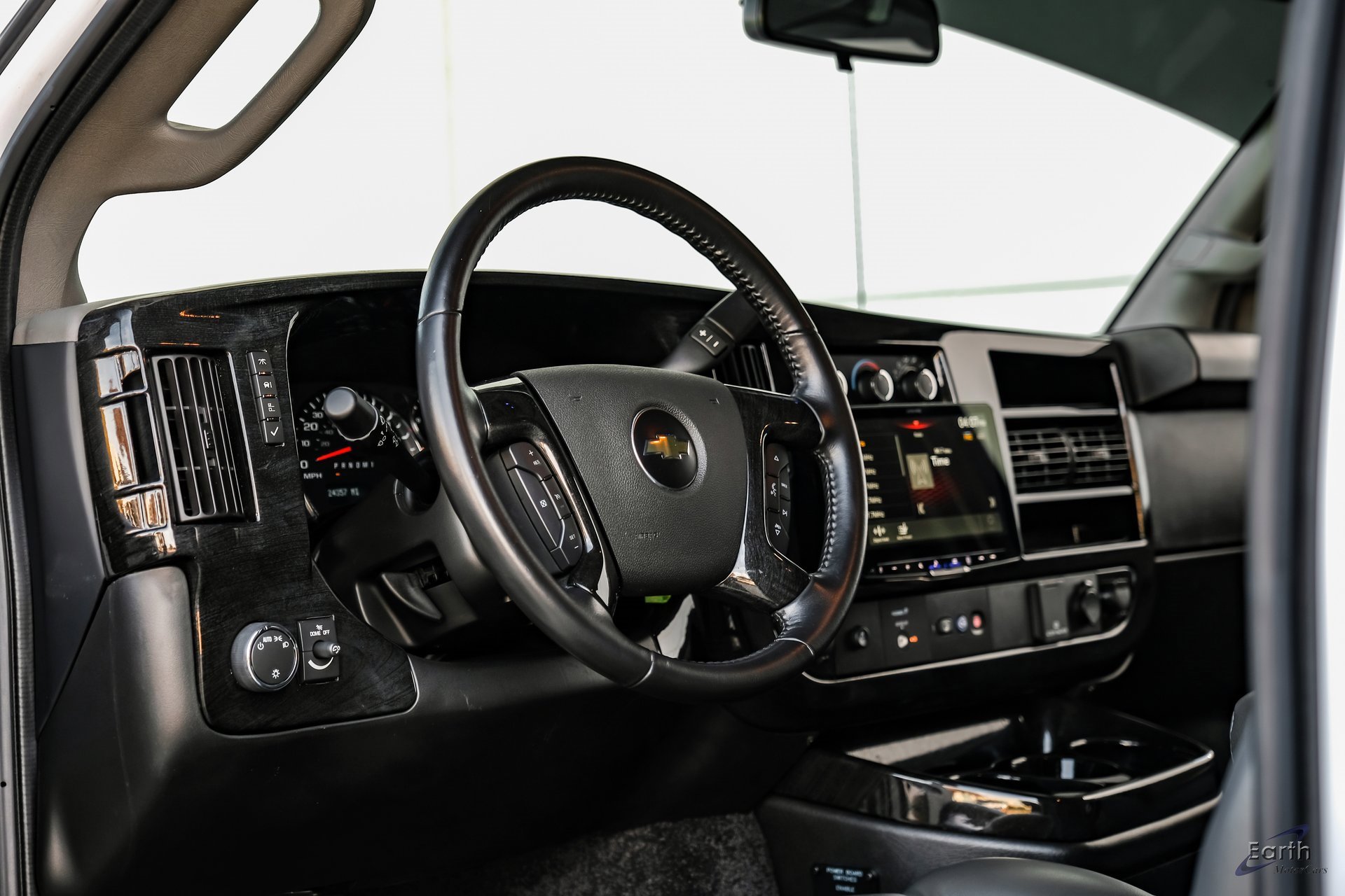 Used 2023 Chevrolet Express 2500 image 43