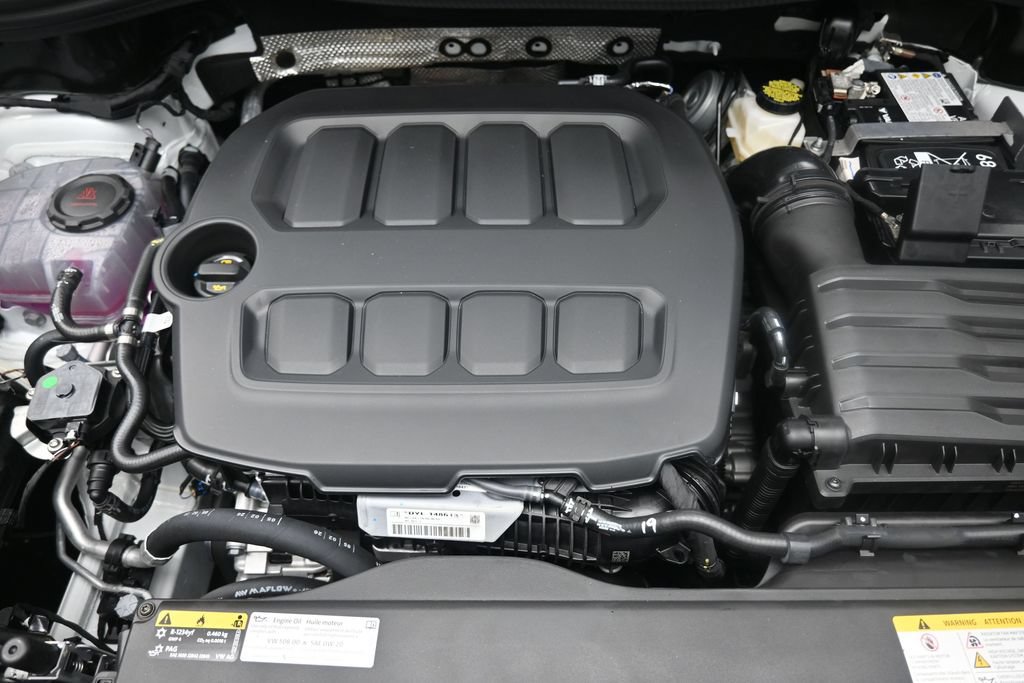 New 2026 Volkswagen Tiguan SE R-Line FWD image 32