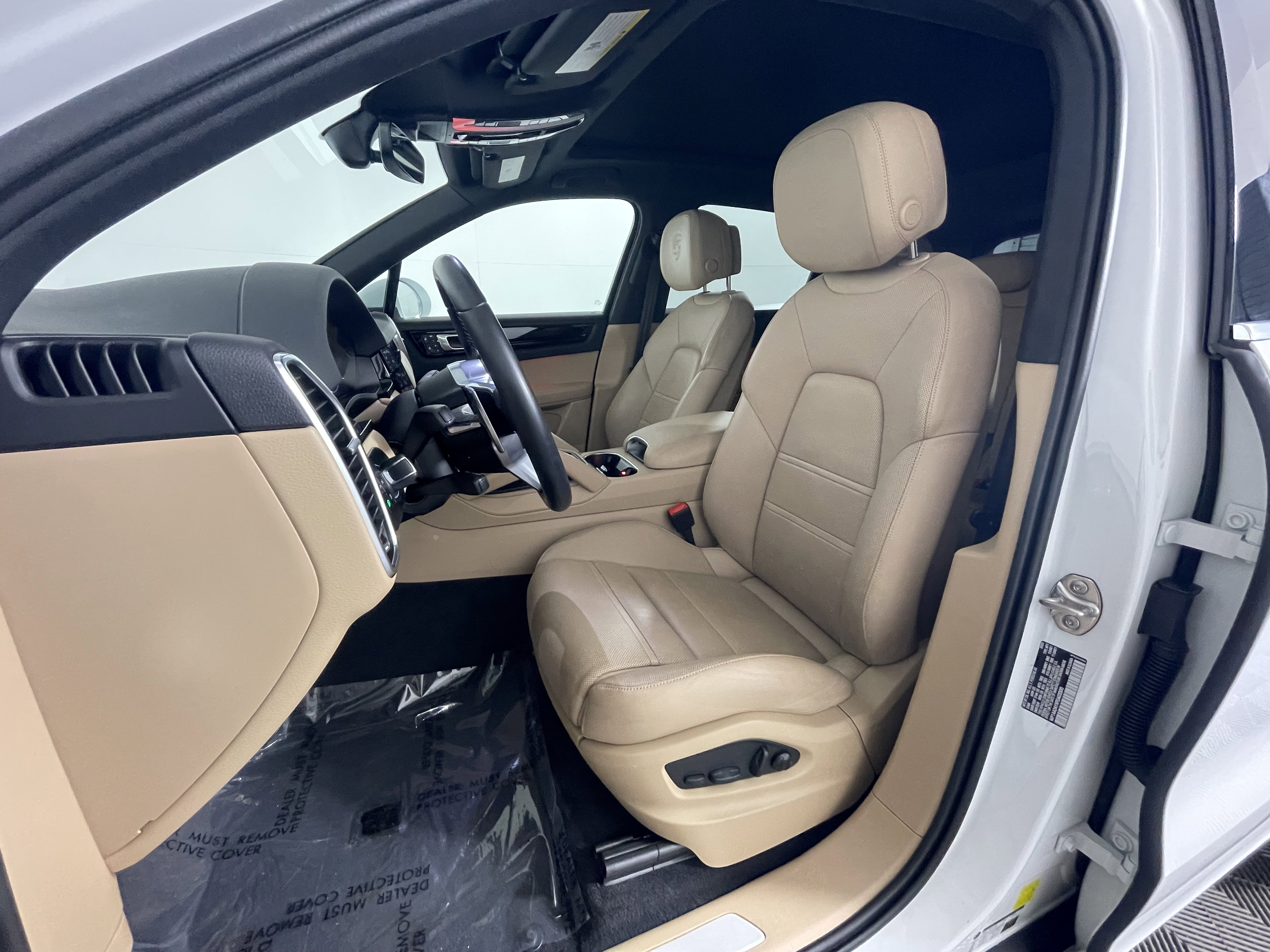 Used 2023 Porsche Cayenne image 5