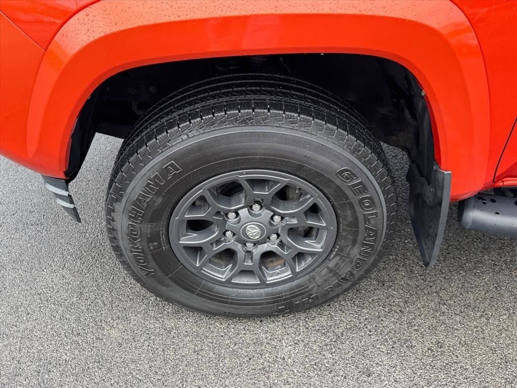 Used 2017 Toyota Tacoma SR5 w/ Tow Package AWD/4WD image 17