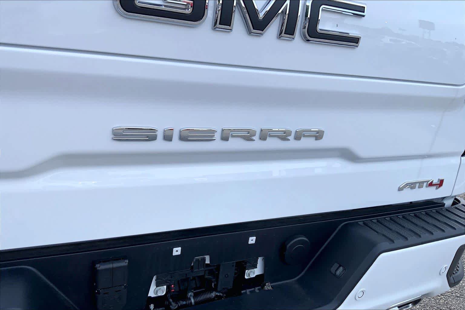 Used 2026 GMC Sierra 1500 AT4 w/ AT4 Premium Package AWD/4WD image 30