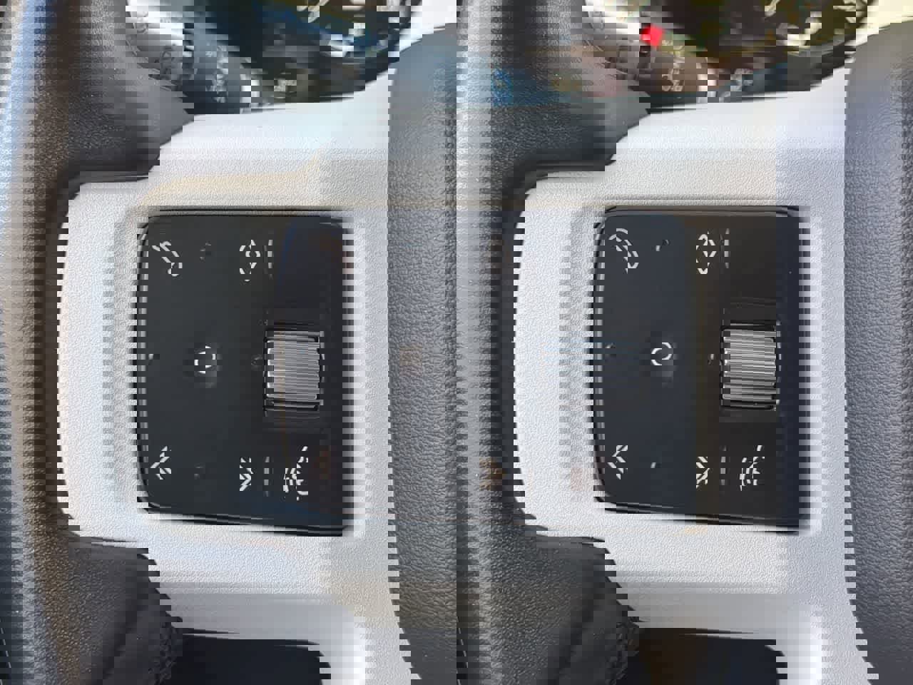 Used 2022 Land Rover Defender 110 S image 26