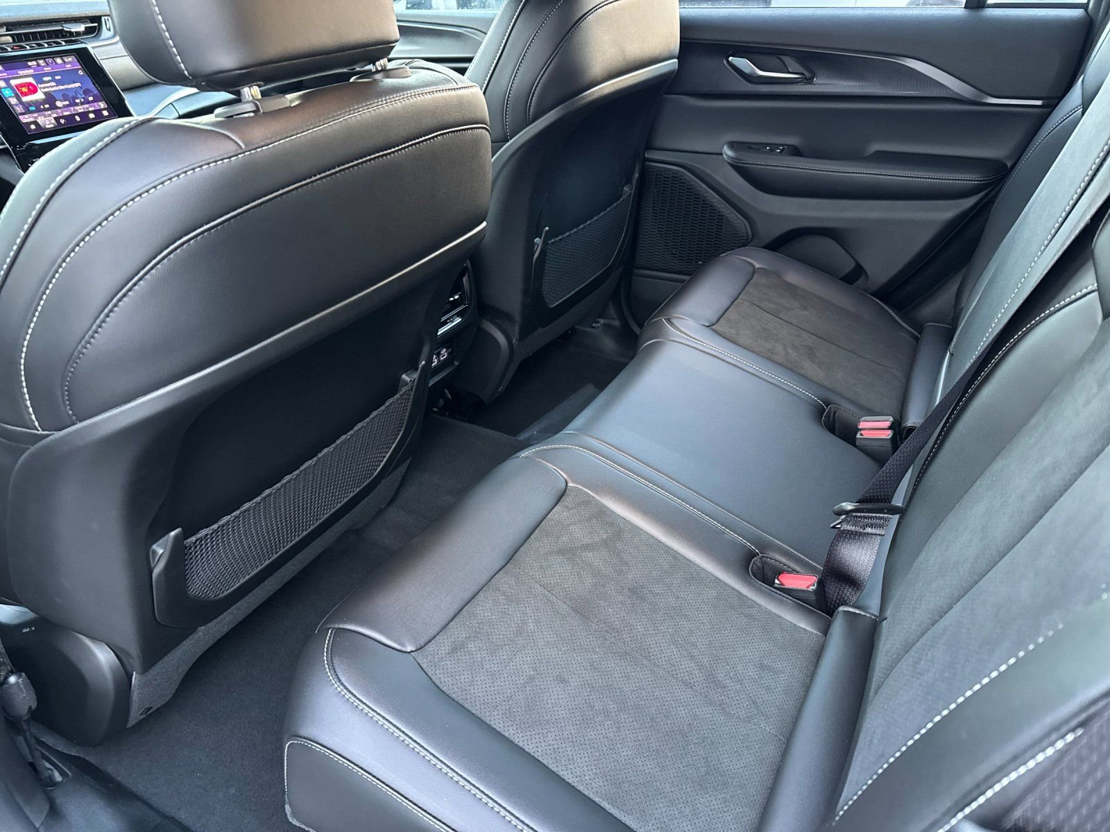 New 2025 Jeep Grand Cherokee Altitude w/ Trailer Tow Package image 12