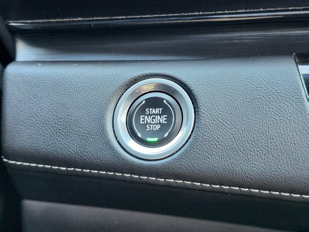 Used 2023 Cadillac Escalade Premium Luxury w/ LPO, Floor Liner Package AWD/4WD image 25
