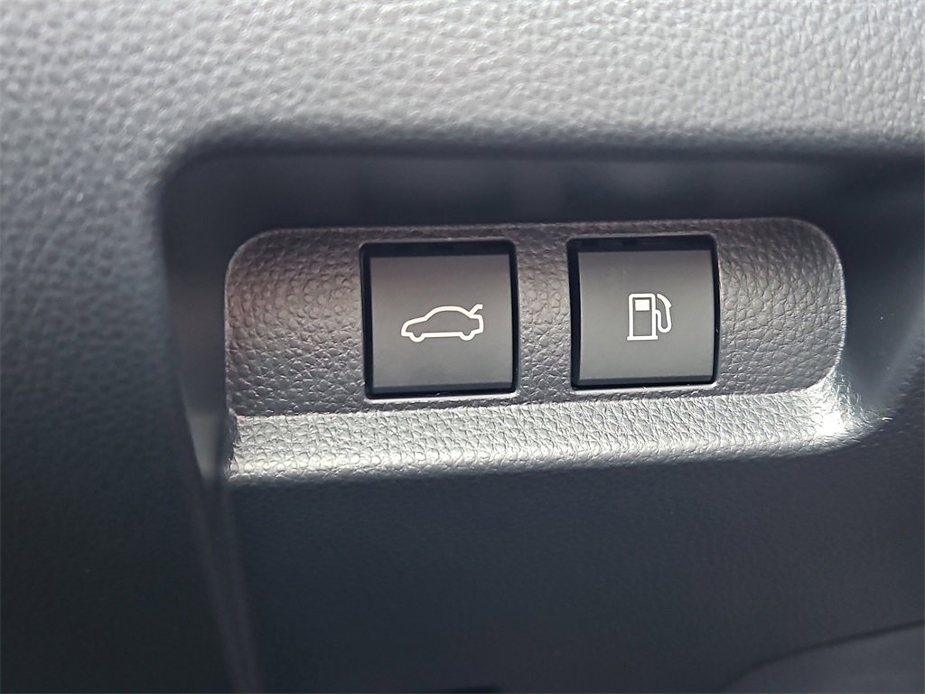 New 2026 Toyota Crown Platinum image 16