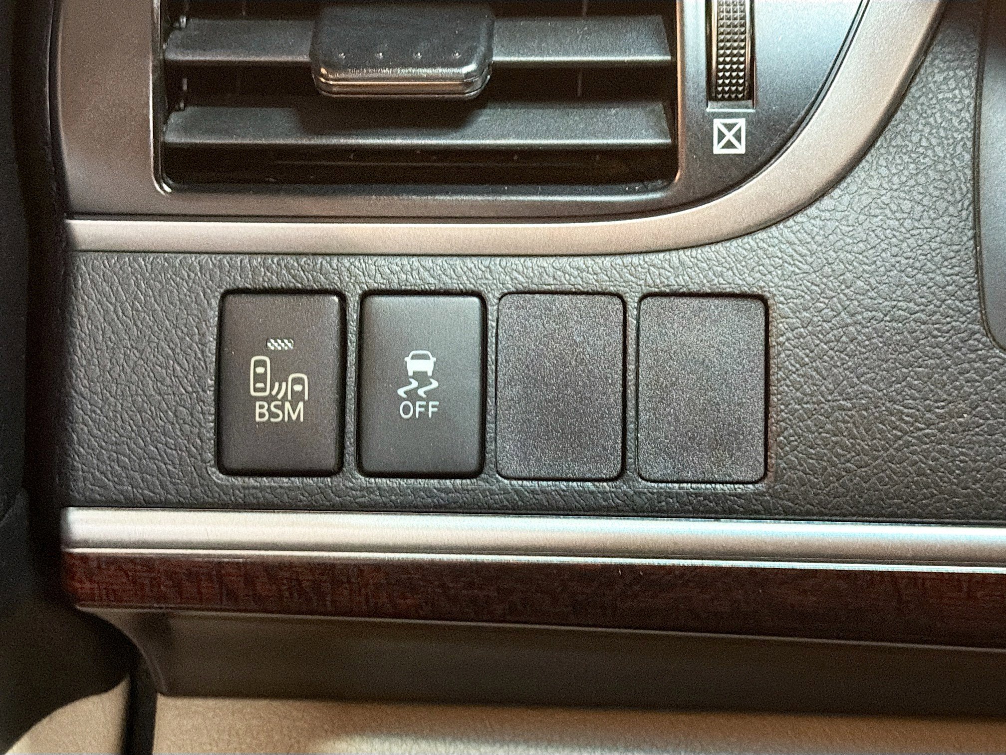 Used 2013 Toyota Camry XLE w/ Leather Pkg image 17