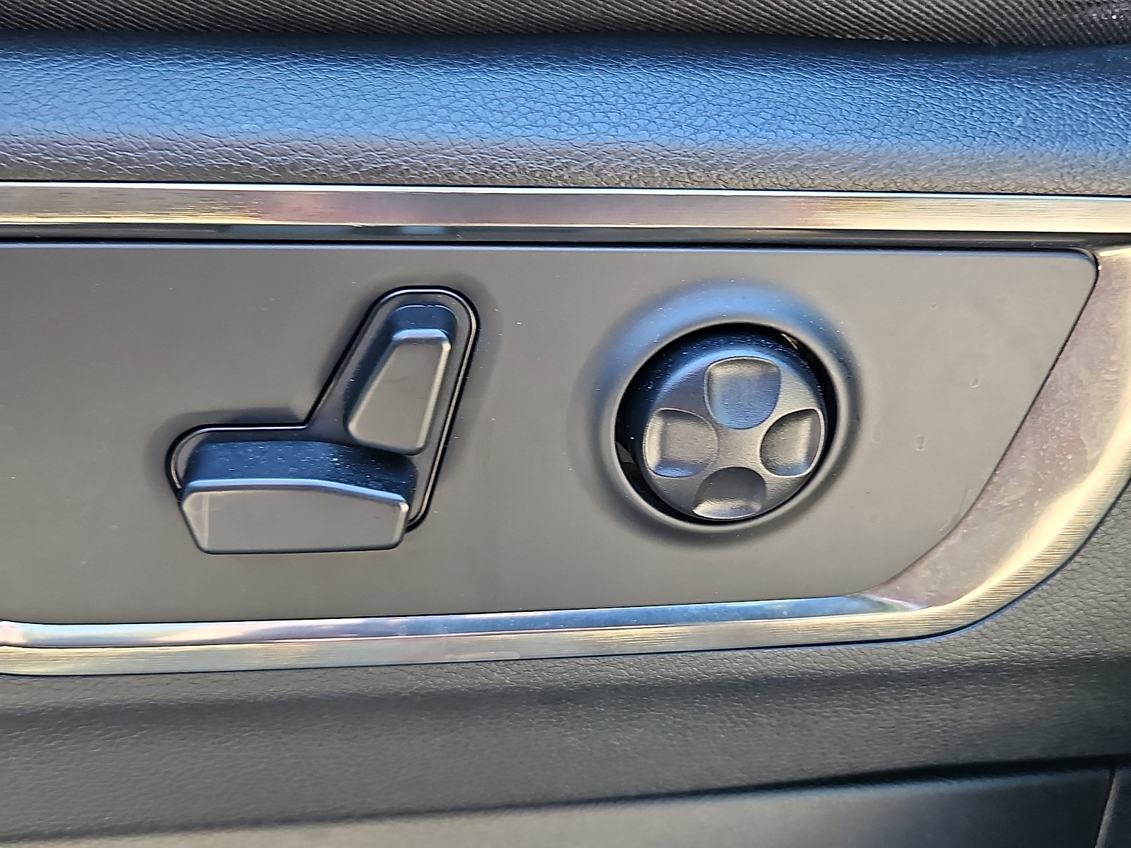 Used 2020 RAM 1500 Limited AWD/4WD image 30