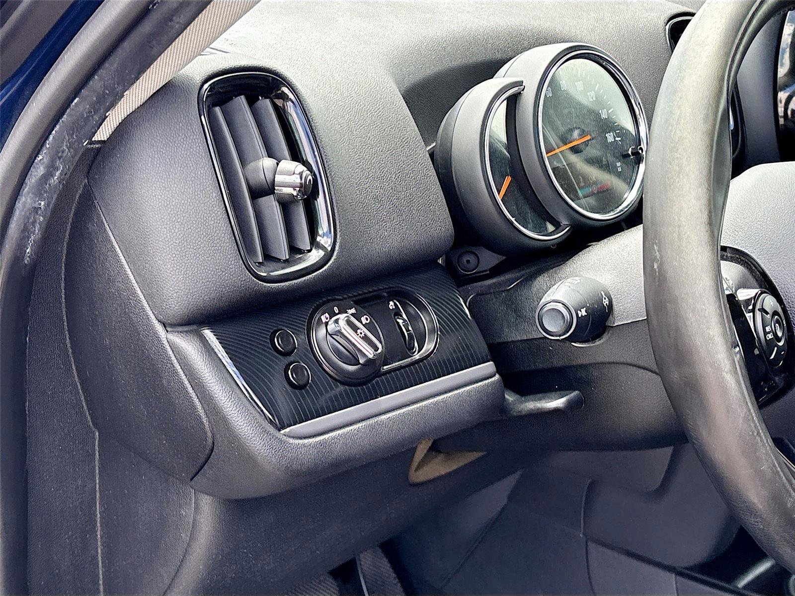 Used 2017 MINI Cooper Countryman FWD image 10