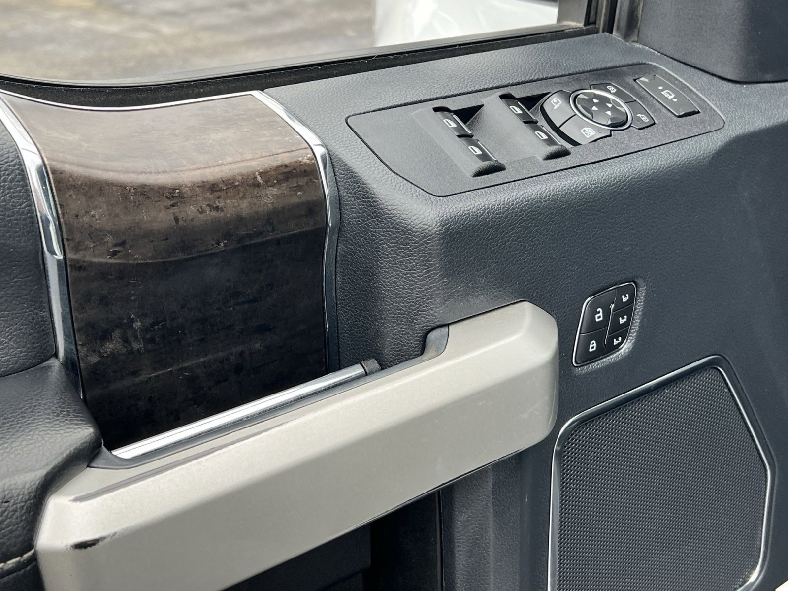 Used 2022 Ford F350 Lariat w/ Lariat Ultimate Package image 15