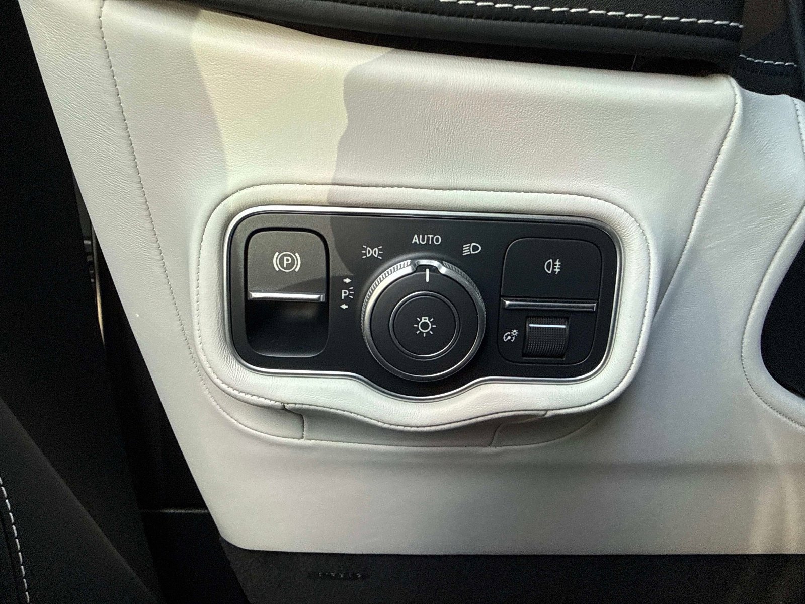 Used 2025 Mercedes-Benz G 63 AMG 4MATIC image 35