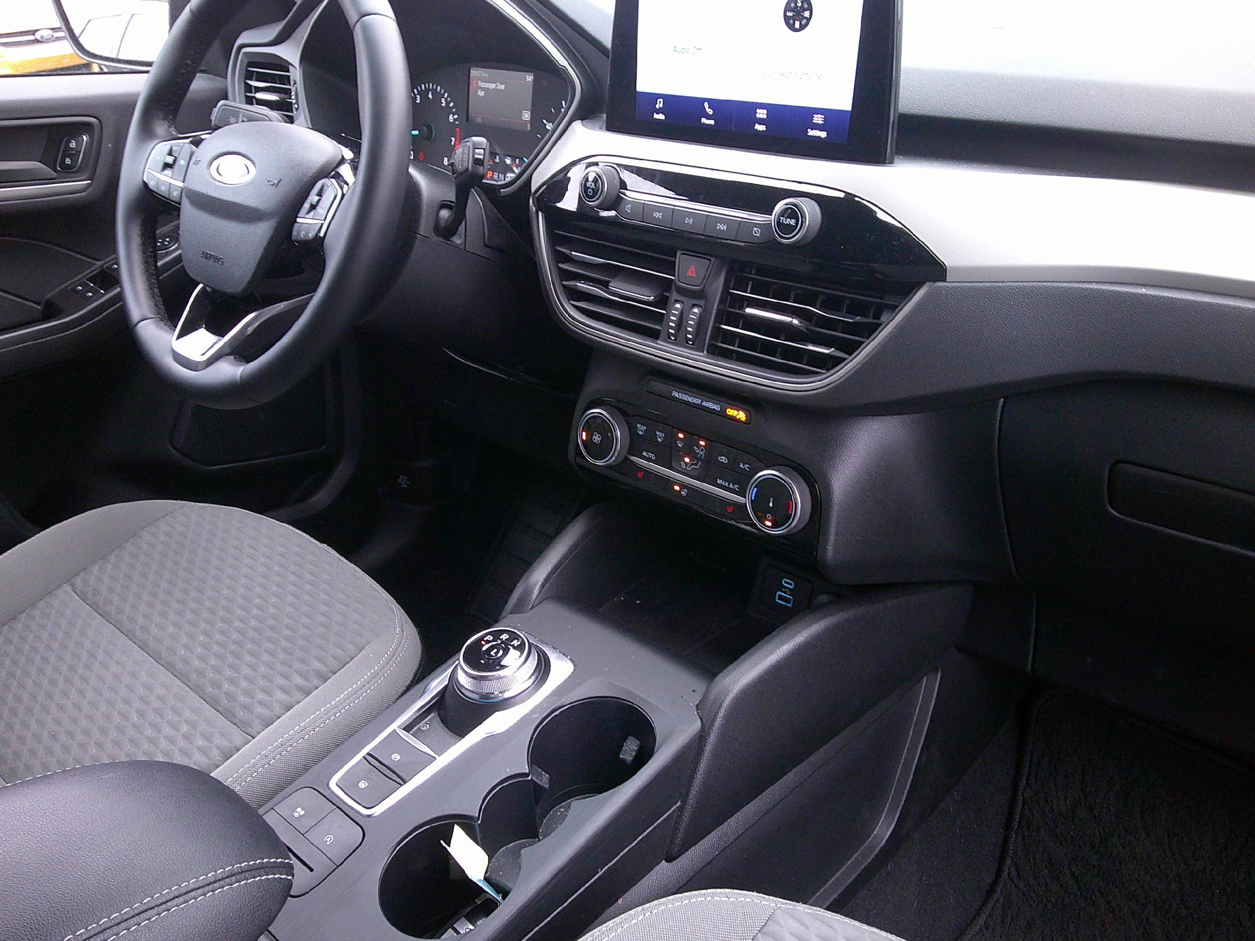 Certified 2022 Ford Escape SE w/ Cold Weather Package AWD/4WD image 13
