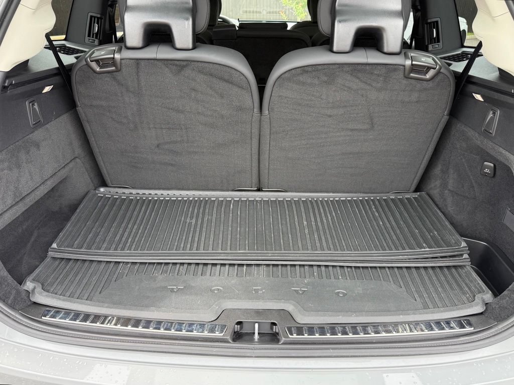 Used 2025 Volvo XC90 B5 Plus AWD/4WD image 39