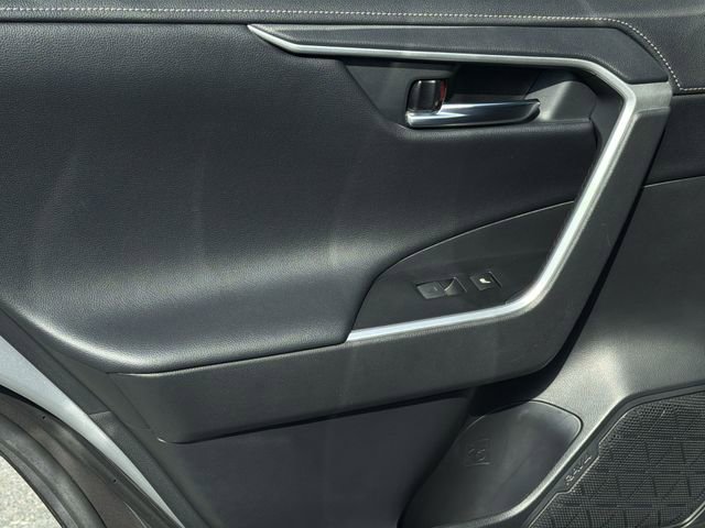 Used 2020 Toyota RAV4 Limited image 21