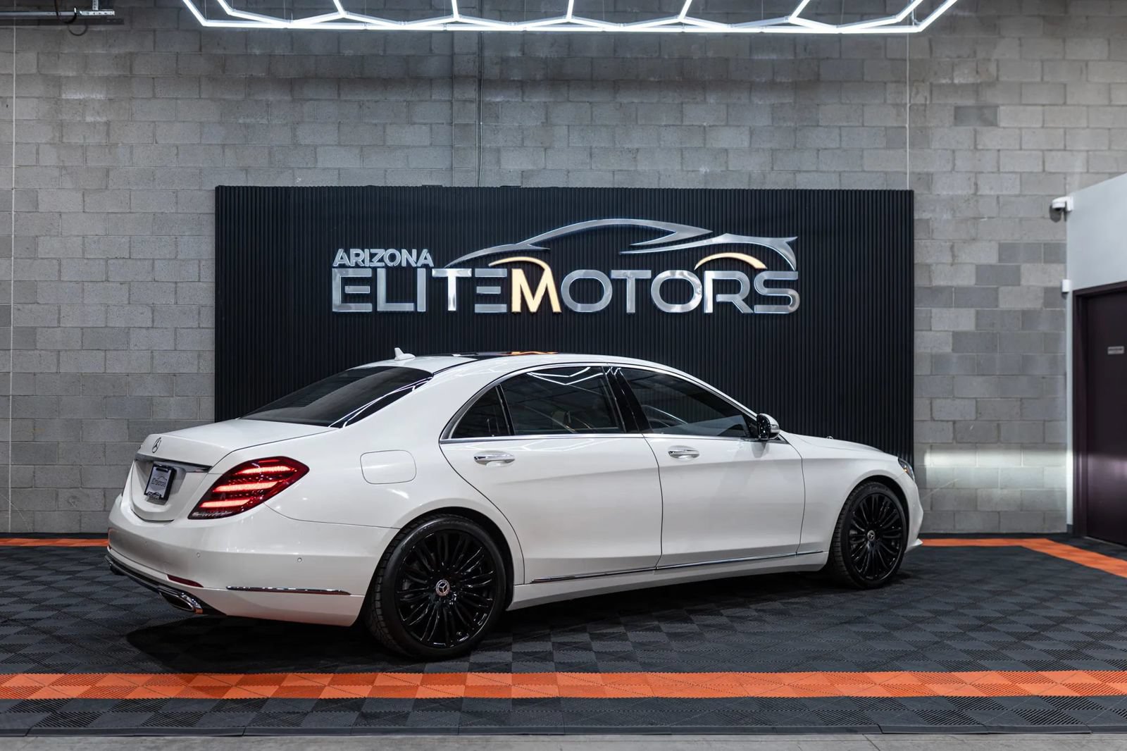 Used 2019 Mercedes-Benz S 560 Sedan image 15