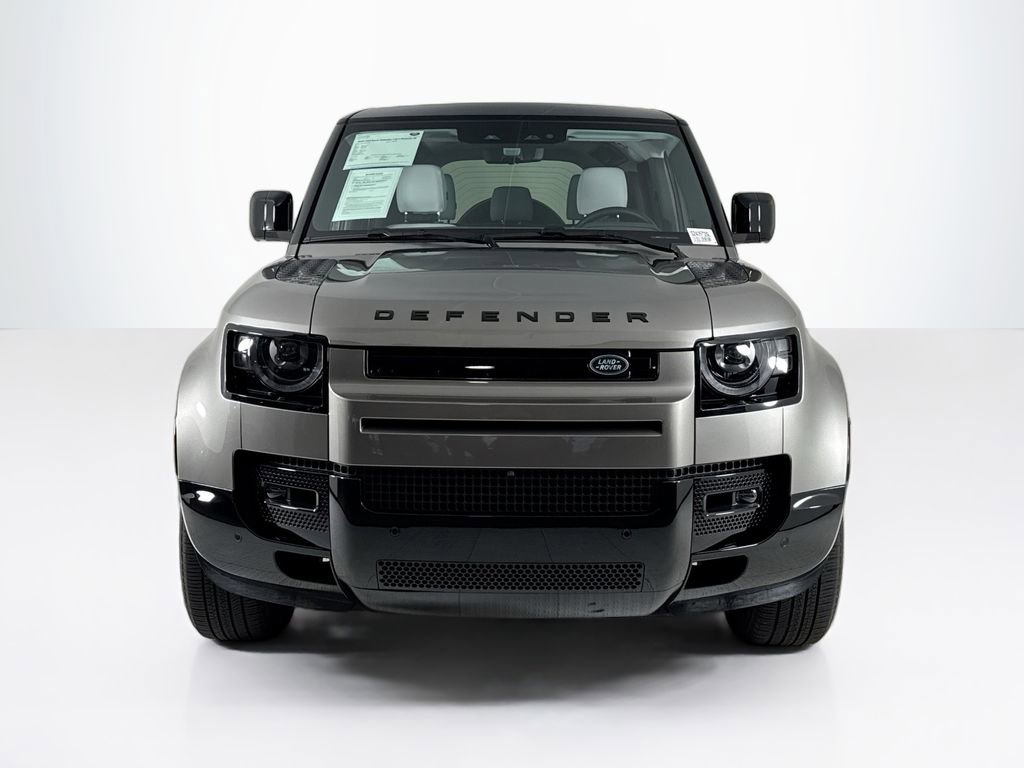 Used 2025 Land Rover Defender 110 X-Dynamic SE AWD/4WD image 8