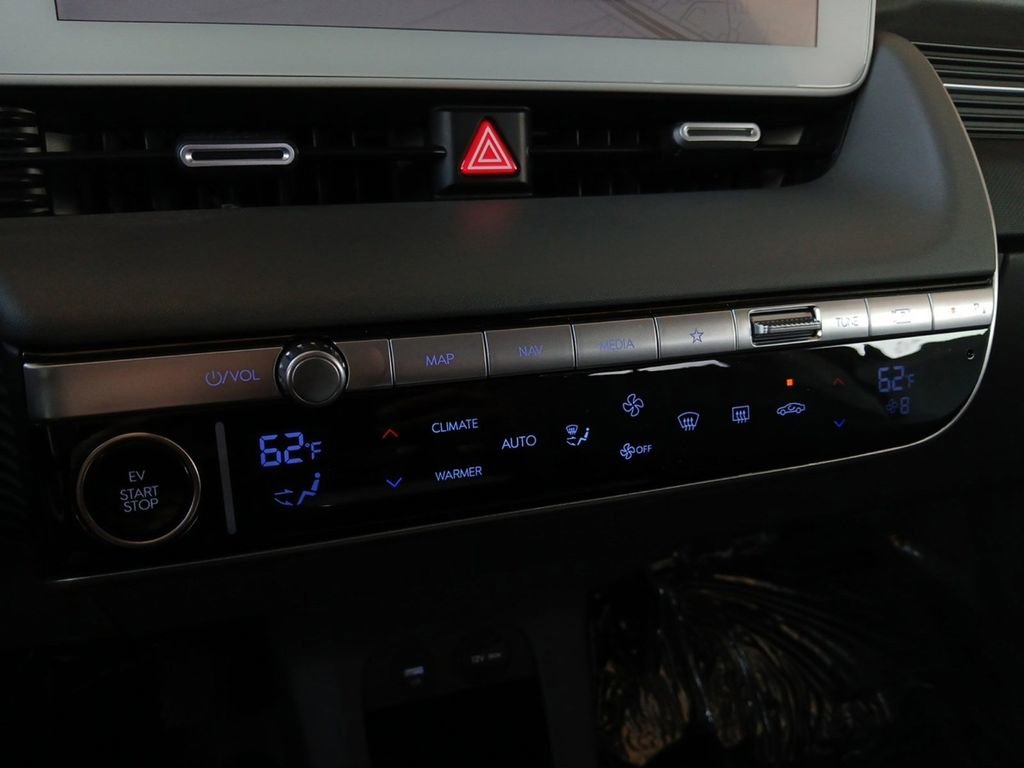 Certified 2024 Hyundai Ioniq 5 SEL RWD image 18
