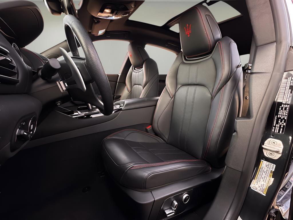 Used 2024 Maserati Levante GT Ultima image 8