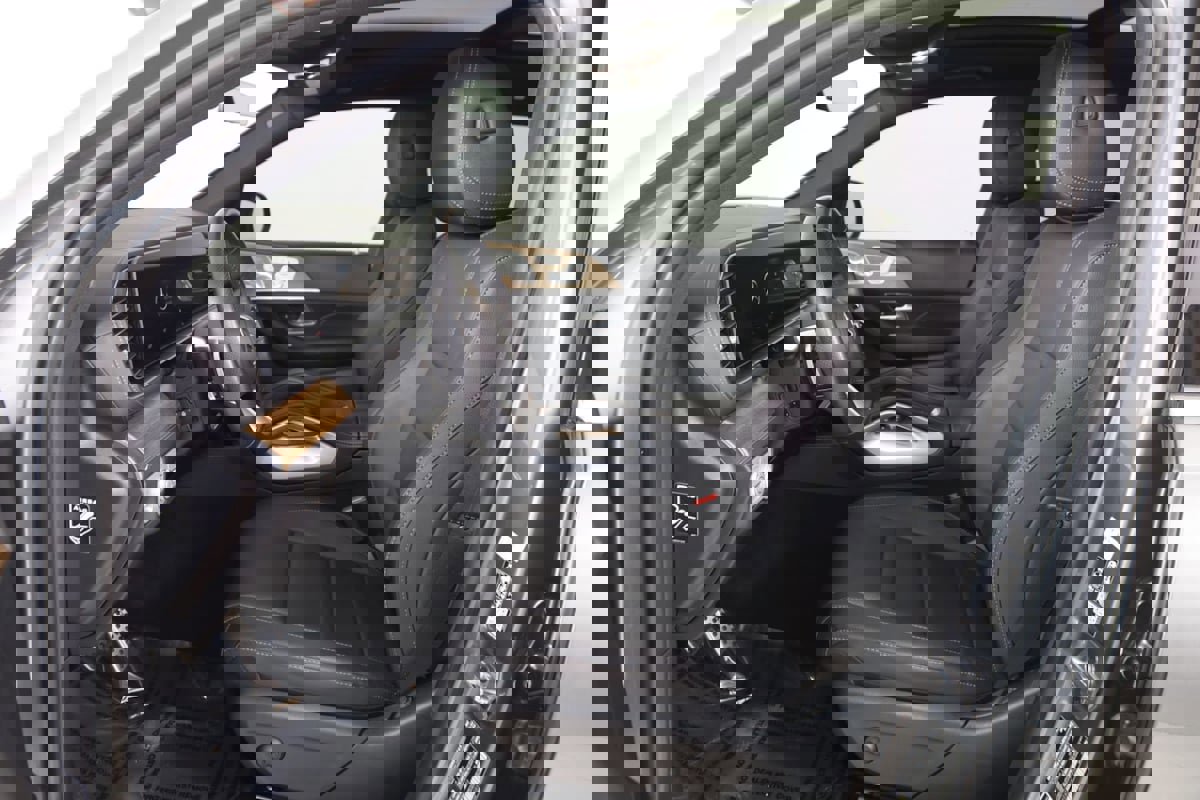 Used 2025 Mercedes-Benz GLS 450 4MATIC image 12