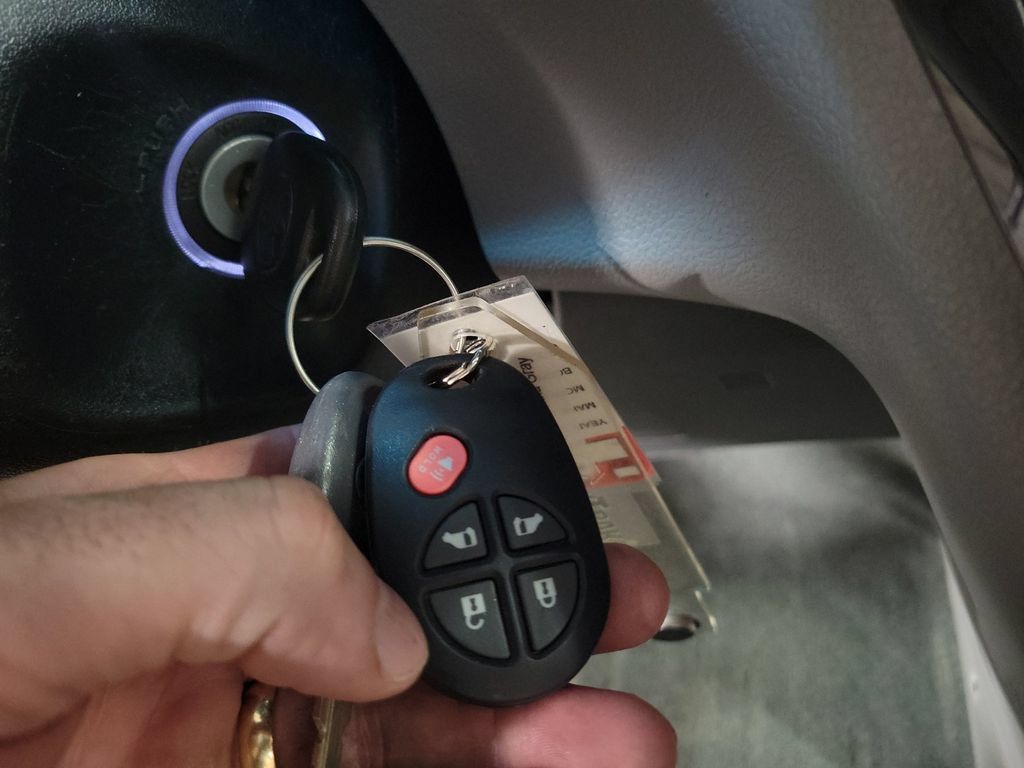 Used 2016 Toyota Sienna LE AWD/4WD image 19