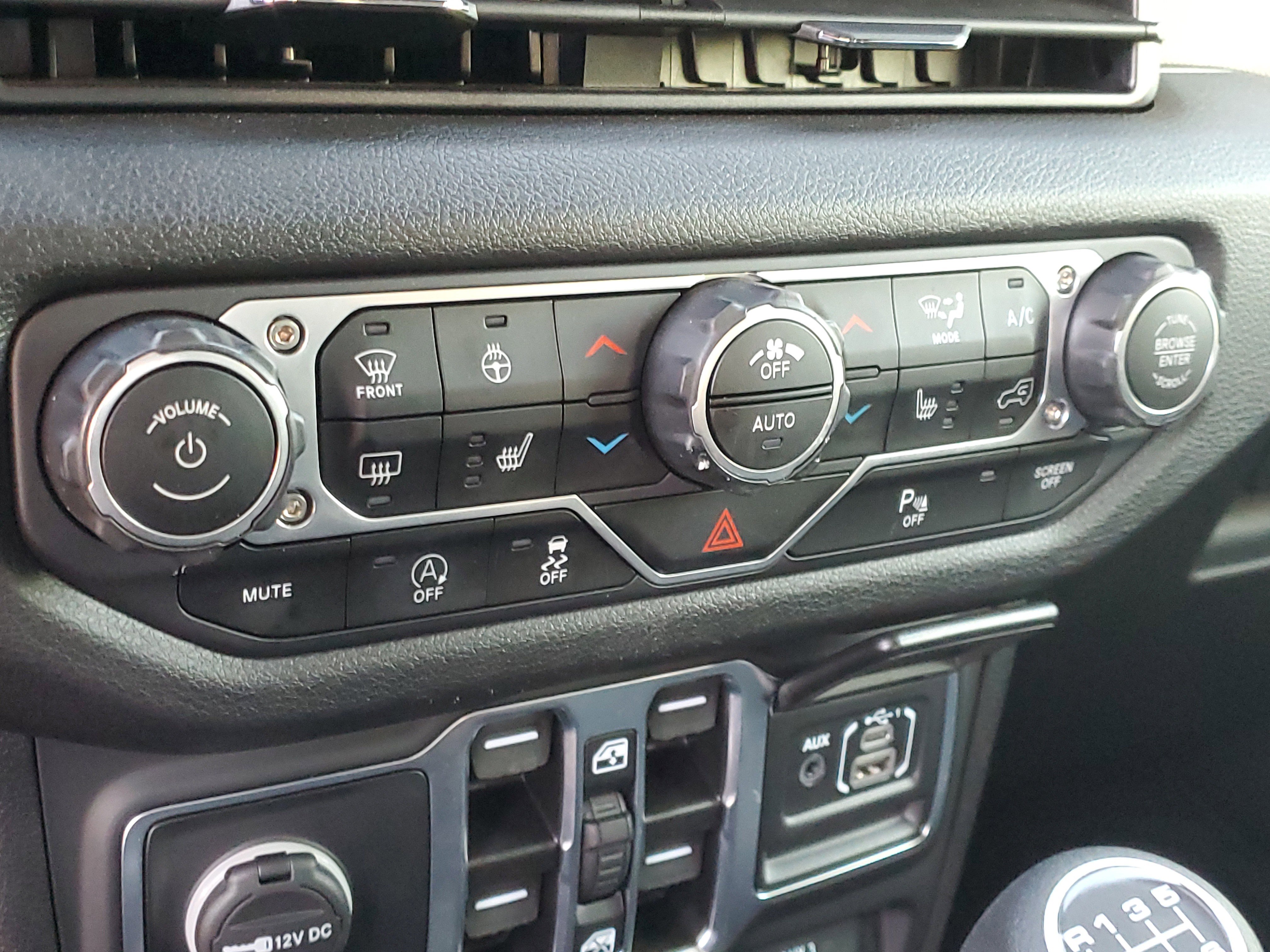 Used 2025 Jeep Wrangler Willys image 26