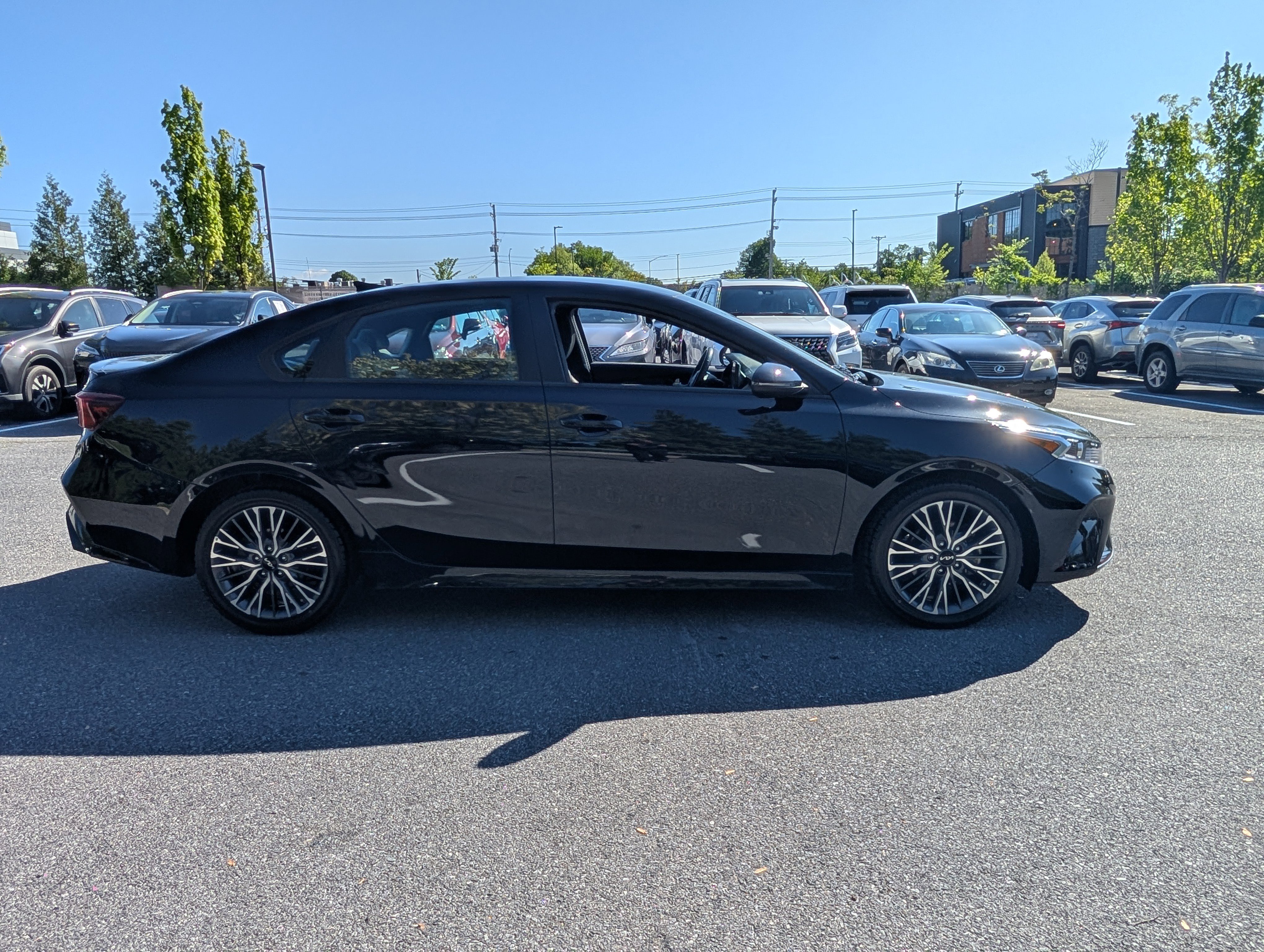 Used 2023 Kia Forte GT-Line FWD image 2