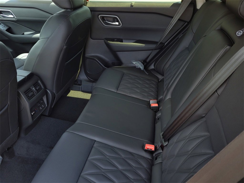 New 2026 Nissan Rogue Platinum w/ Platinum Premium Package image 4