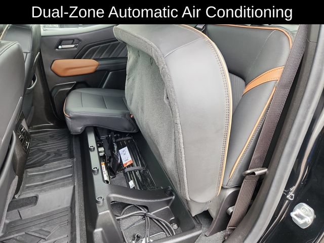 Used 2024 GMC Canyon AT4 w/ AT4 Premium Package AWD/4WD image 30