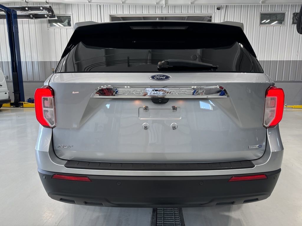 Used 2020 Ford Explorer XLT w/ Comfort Package image 7