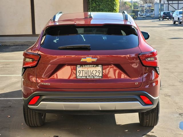 Used 2025 Chevrolet Trax LT w/ LT Convenience Package image 6