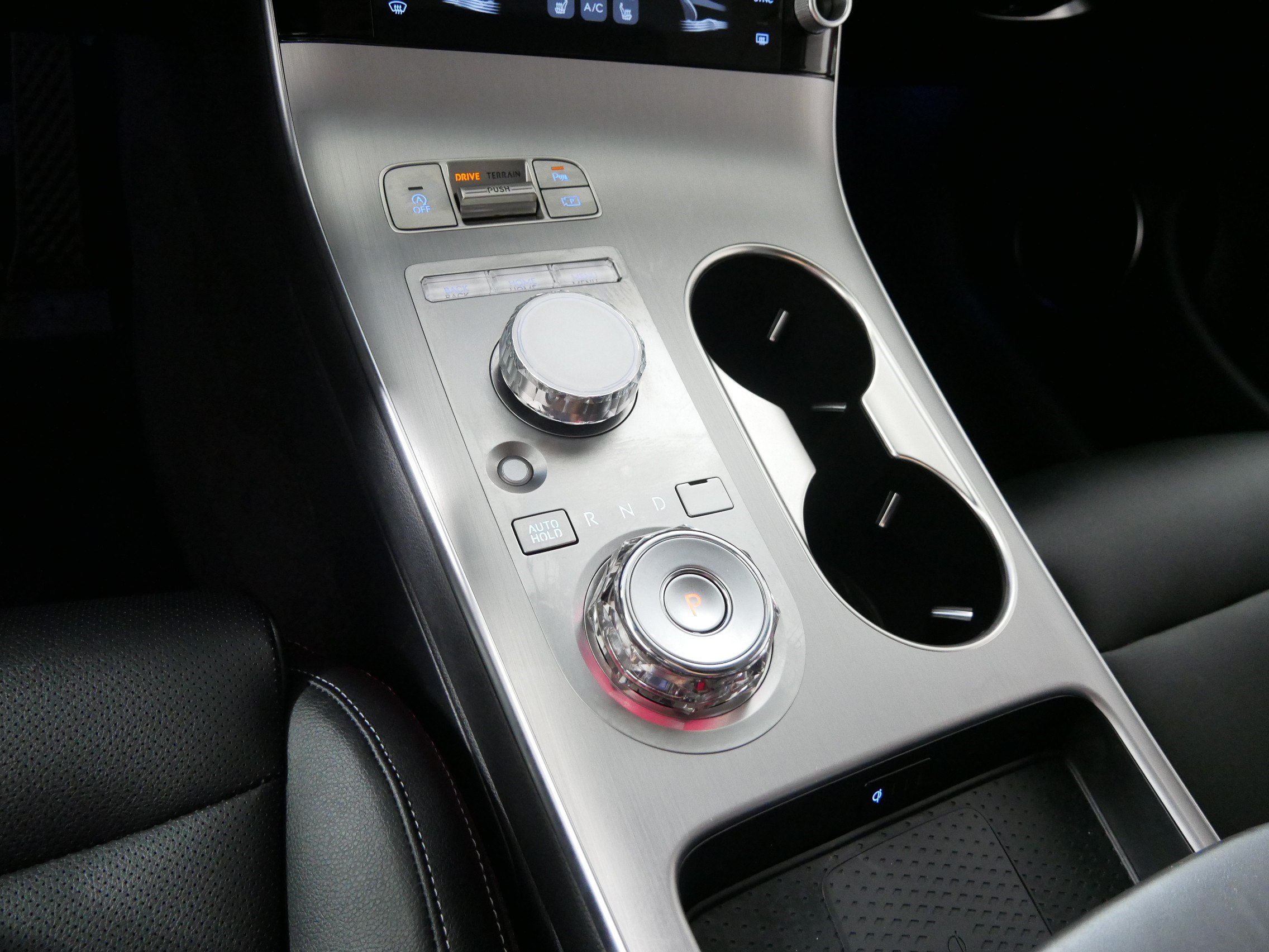 Certified 2026 Genesis GV70 2.5T Select AWD/4WD image 24