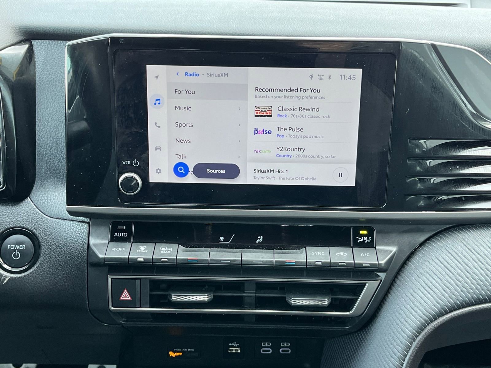 Used 2025 Toyota Camry SE FWD image 17