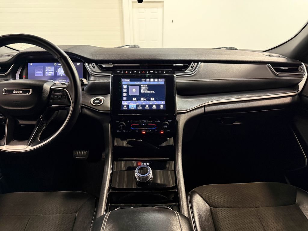 Used 2022 Jeep Grand Cherokee Altitude AWD/4WD image 18