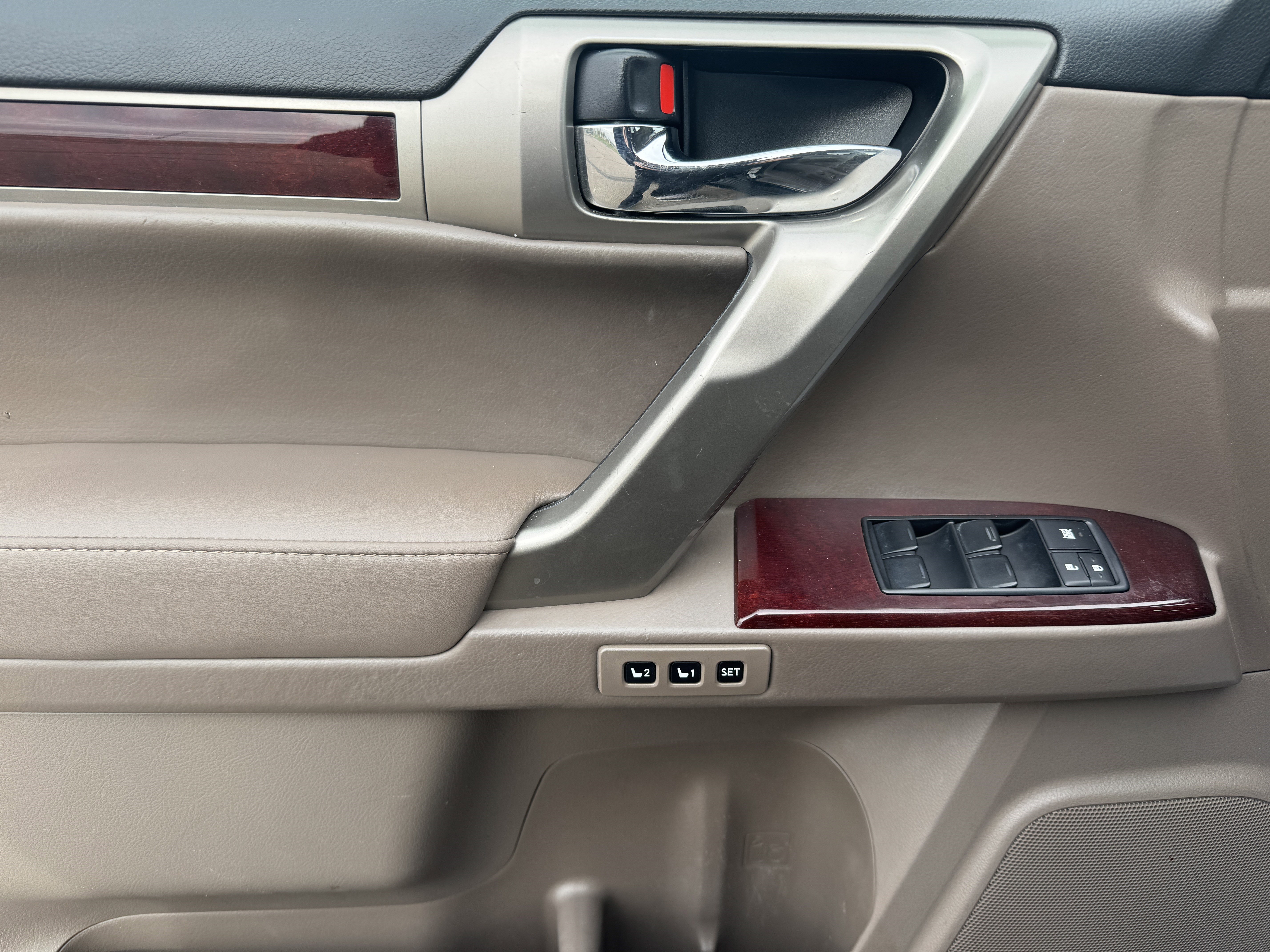 Used 2015 Lexus GX 460 w/ Premium Package image 9