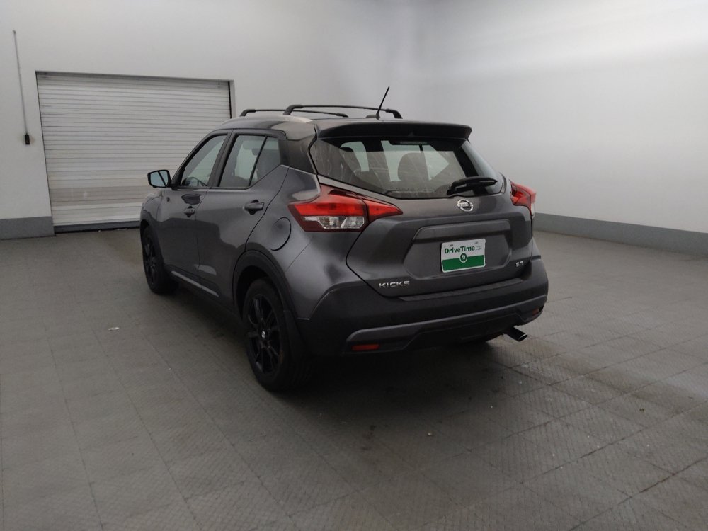 Used 2019 Nissan Kicks SR w/ SR Premium Package FWD image 5