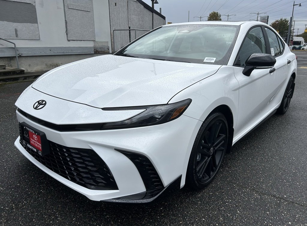 New 2026 Toyota Camry Hybrid image 1