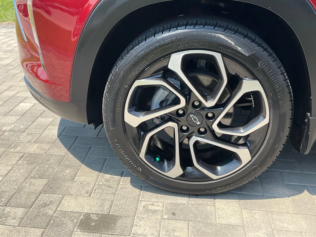 Used 2024 Chevrolet Trax RS w/ Sunroof Package FWD image 42