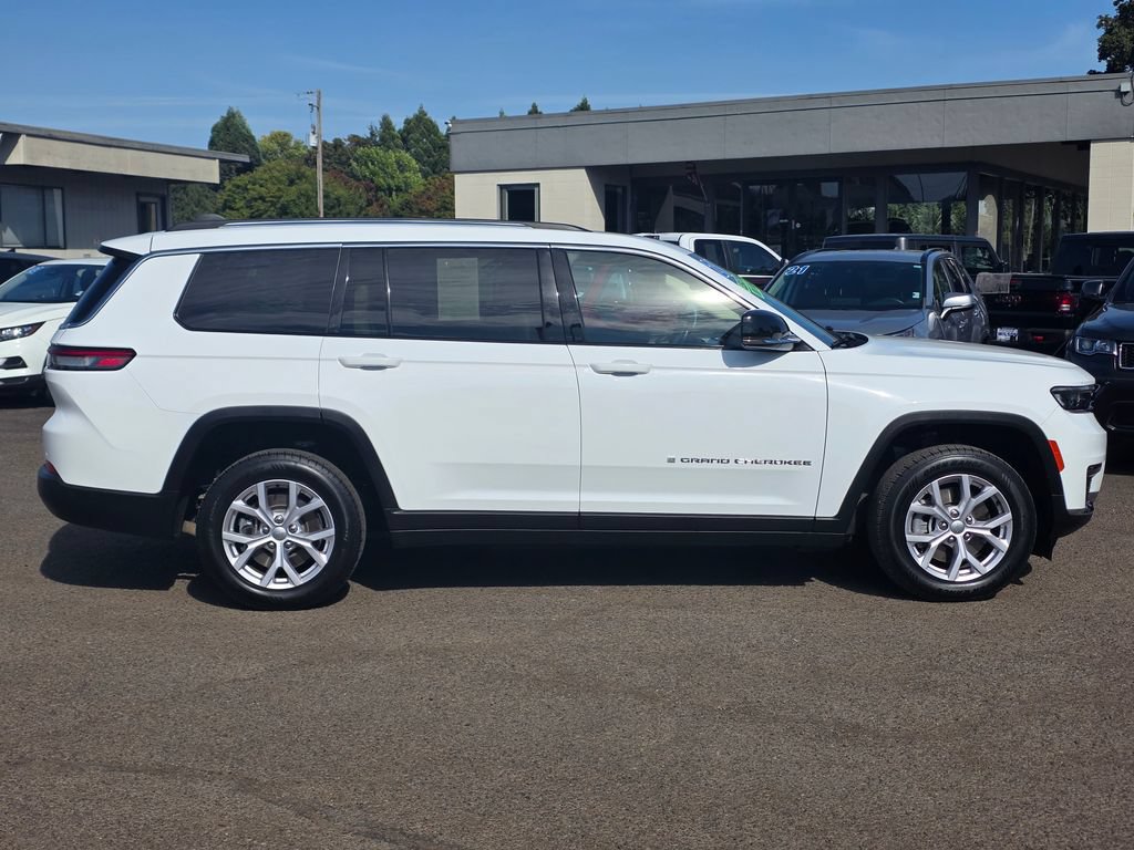 Used 2021 Jeep Grand Cherokee L Limited AWD/4WD image 32