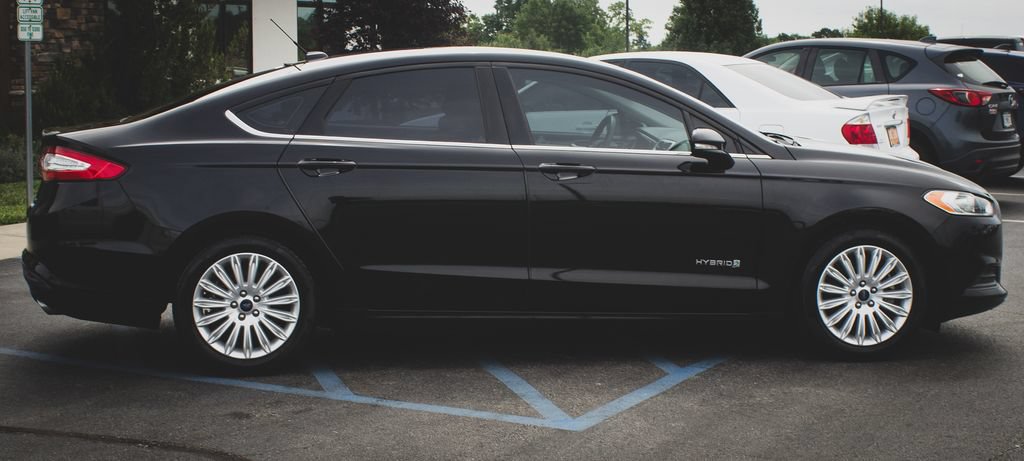 Used 2016 Ford Fusion SE FWD image 24