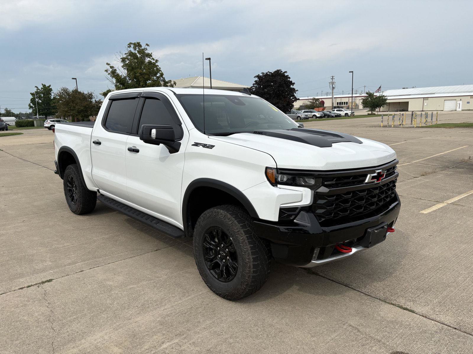 Used 2023 Chevrolet Silverado 1500 ZR2 w/ Technology Package AWD/4WD image 2