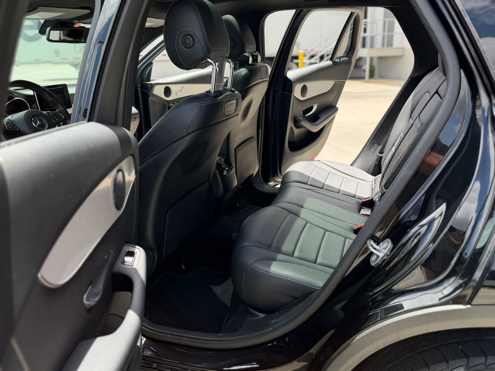 Used 2019 Mercedes-Benz GLC 300 w/ Premium Package image 21
