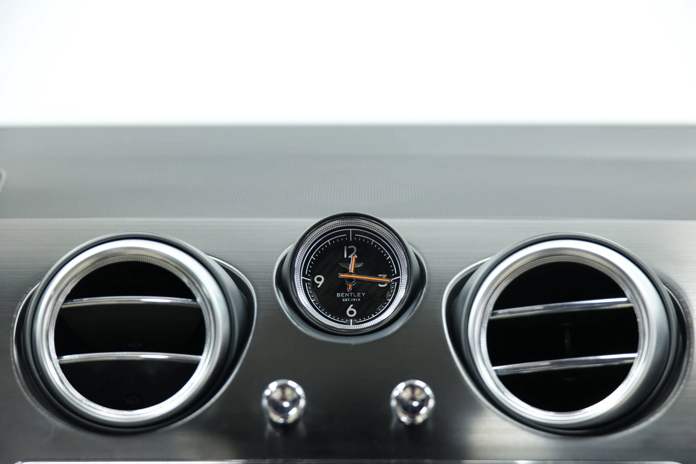 Used 2017 Bentley Bentayga AWD/4WD image 30